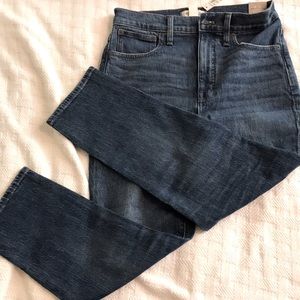 Madewell classic straight jeans size 28.